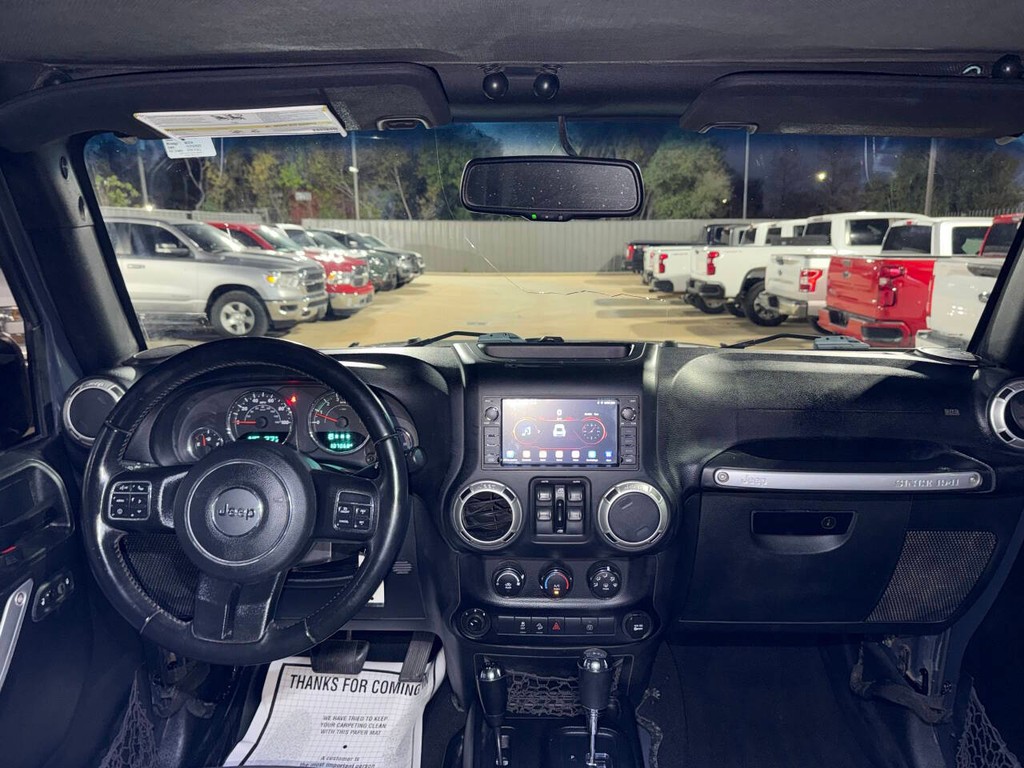 Jeep Wrangler Unlimited Vehicle Full-screen Gallery Image 17