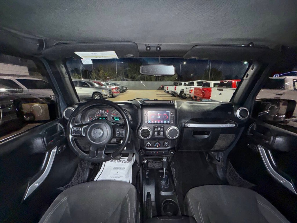 Jeep Wrangler Unlimited Vehicle Full-screen Gallery Image 18