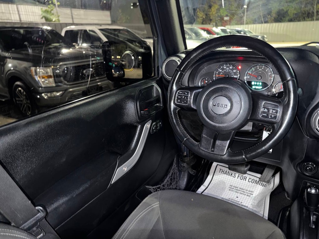Jeep Wrangler Unlimited Vehicle Full-screen Gallery Image 19