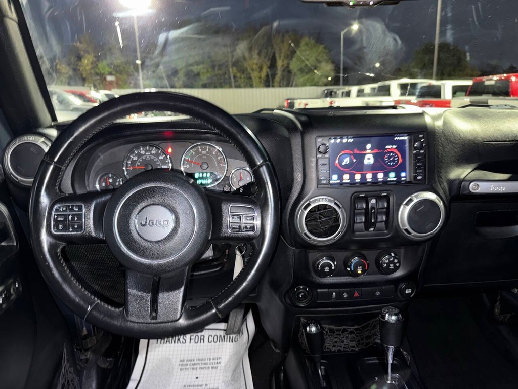 Jeep Wrangler Unlimited Vehicle Full-screen Gallery Image 21