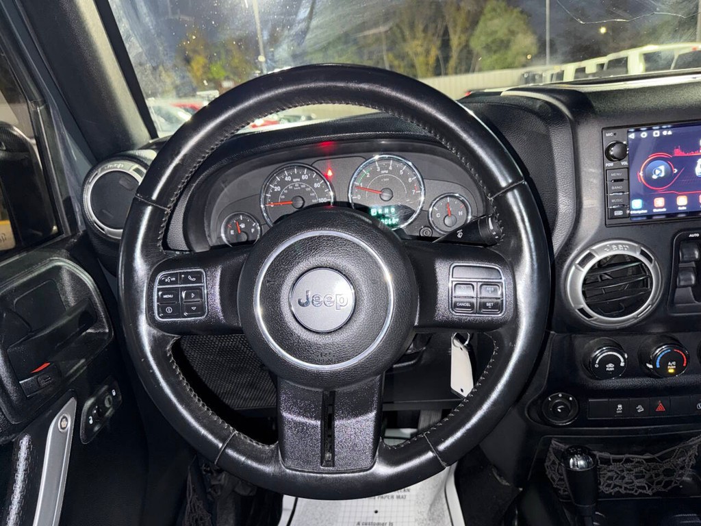 Jeep Wrangler Unlimited Vehicle Full-screen Gallery Image 22