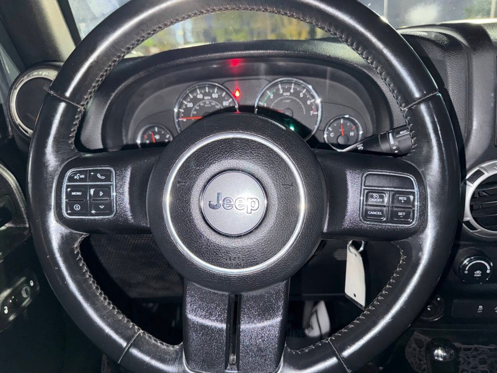 Jeep Wrangler Unlimited Vehicle Full-screen Gallery Image 23