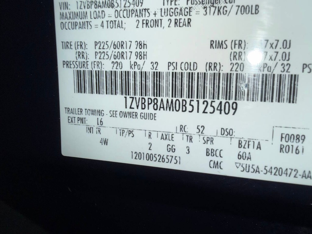 Ford Mustang Vehicle Full-screen Gallery Image 26