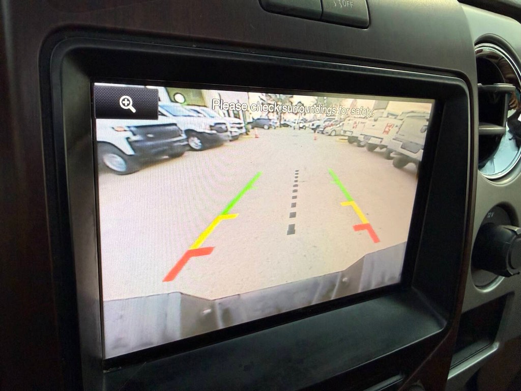 Ford F-150 Vehicle Full-screen Gallery Image 26