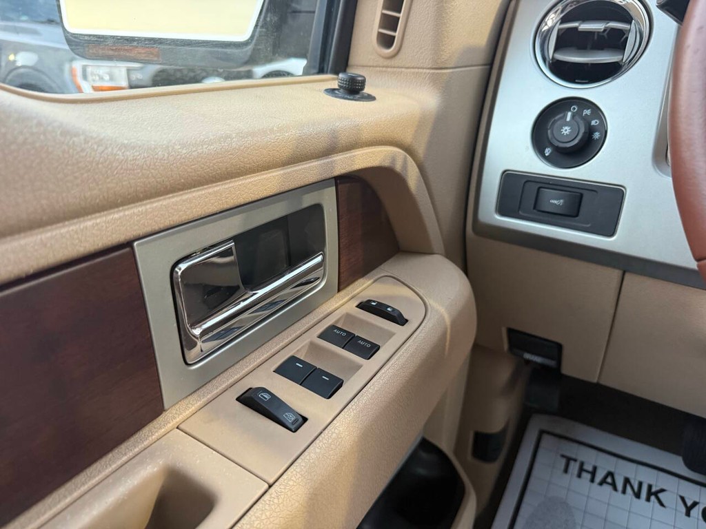 Ford F-150 Vehicle Full-screen Gallery Image 29