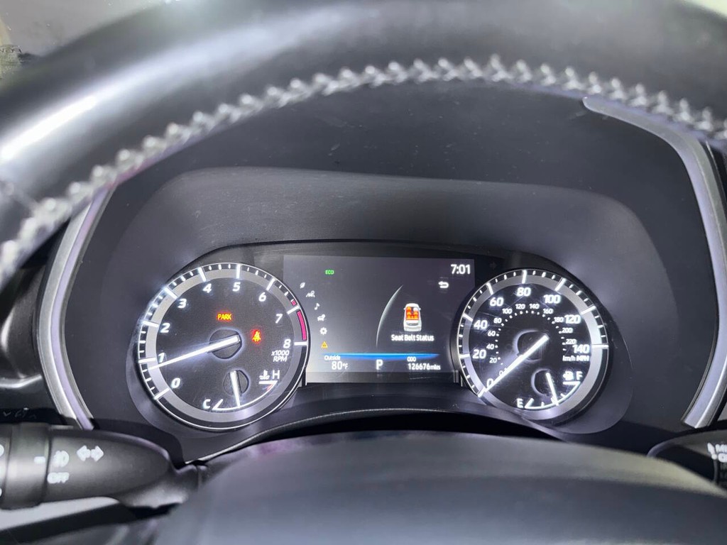 Toyota Highlander Vehicle Full-screen Gallery Image 33