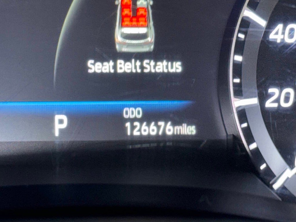 Toyota Highlander Vehicle Full-screen Gallery Image 34