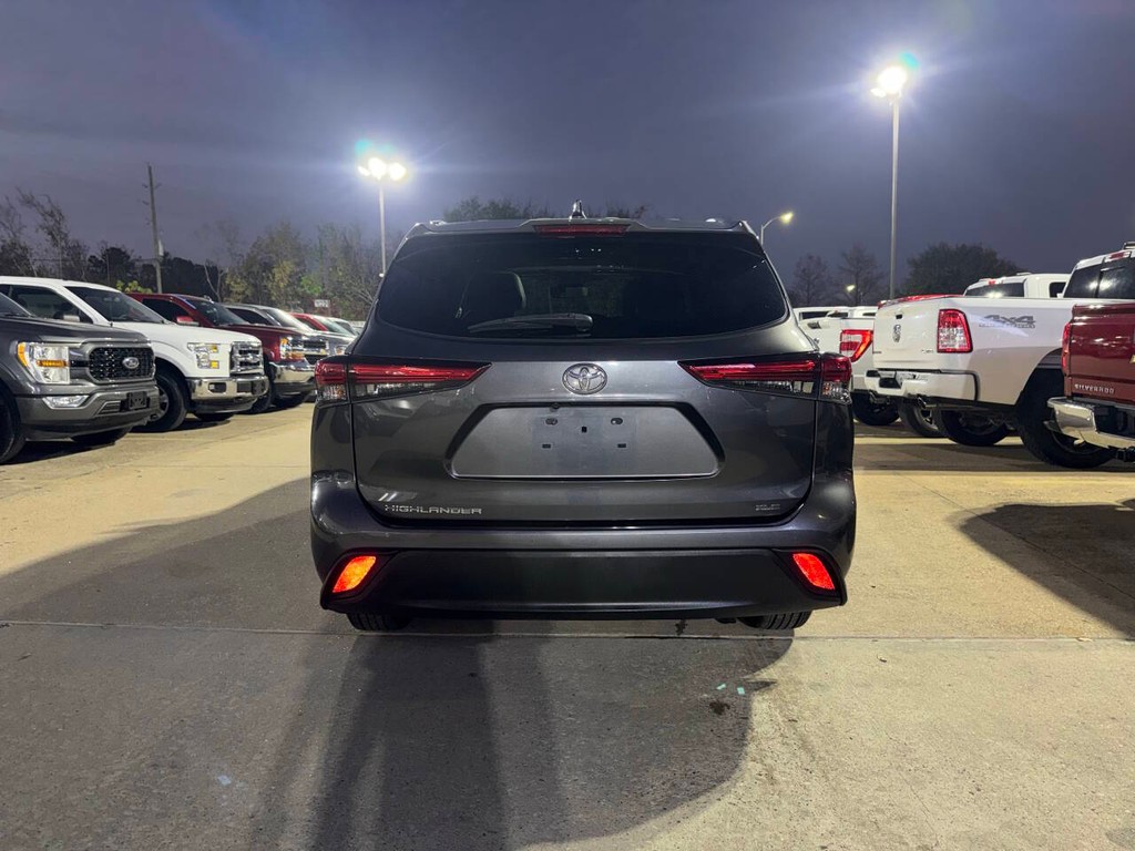 Toyota Highlander Vehicle Full-screen Gallery Image 39