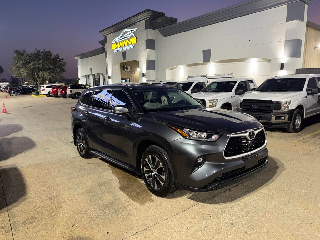 Toyota Highlander Vehicle Full-screen Gallery Image 42