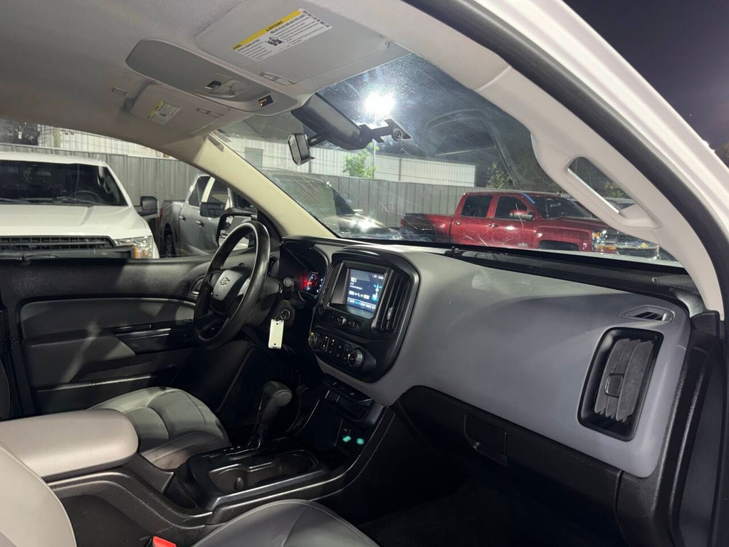 Chevrolet Colorado Vehicle Full-screen Gallery Image 09