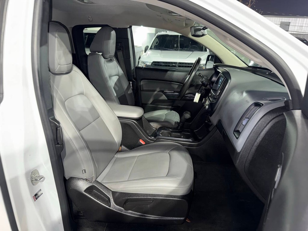 Chevrolet Colorado Vehicle Full-screen Gallery Image 10