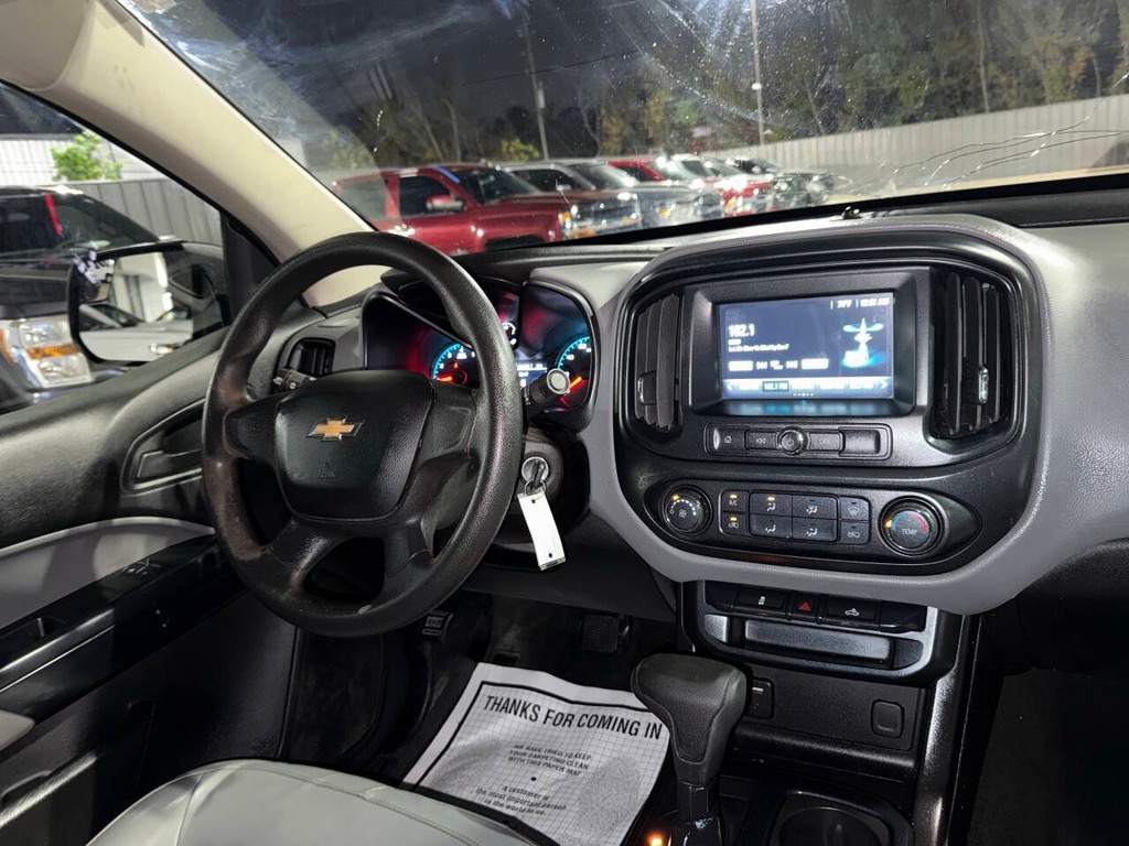 Chevrolet Colorado Vehicle Full-screen Gallery Image 19