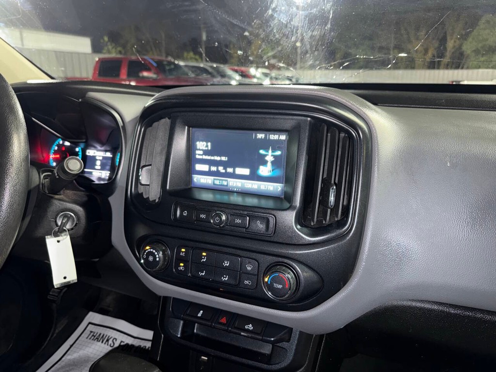 Chevrolet Colorado Vehicle Full-screen Gallery Image 22