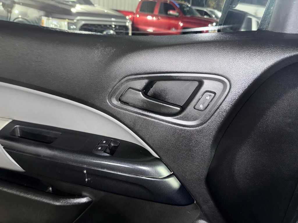 Chevrolet Colorado Vehicle Full-screen Gallery Image 28