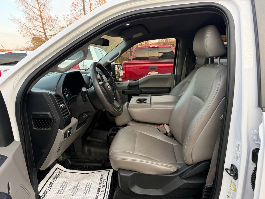 Ford F-150 Vehicle Full-screen Gallery Image 07