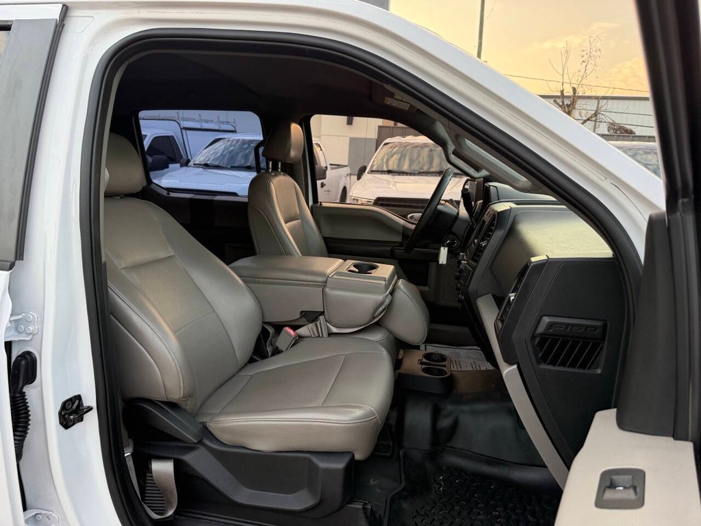 Ford F-150 Vehicle Full-screen Gallery Image 10