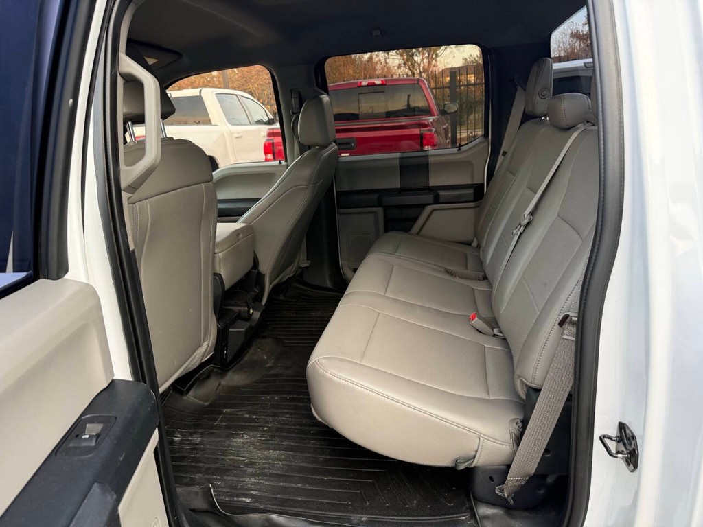 Ford F-150 Vehicle Full-screen Gallery Image 13