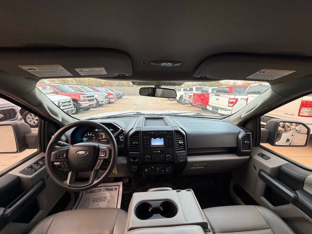 Ford F-150 Vehicle Full-screen Gallery Image 18