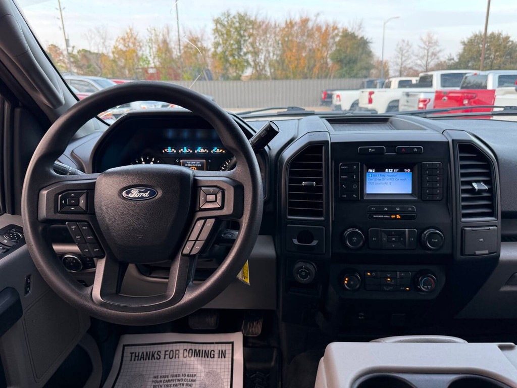 Ford F-150 Vehicle Full-screen Gallery Image 21