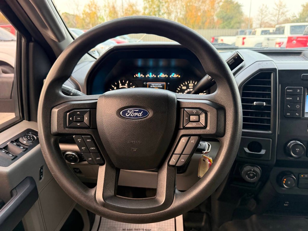 Ford F-150 Vehicle Full-screen Gallery Image 22