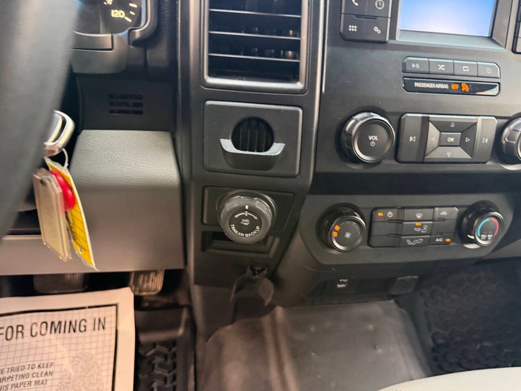 Ford F-150 Vehicle Full-screen Gallery Image 28