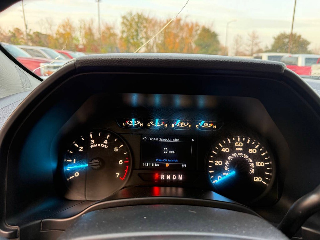 Ford F-150 Vehicle Full-screen Gallery Image 30