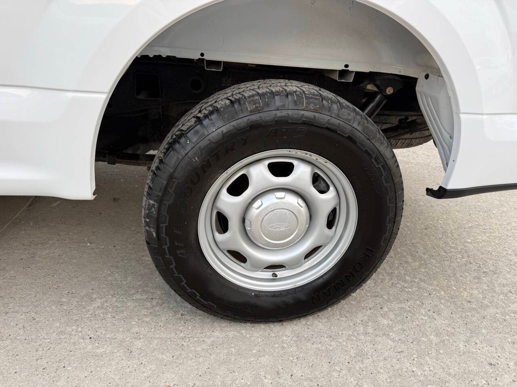 Ford F-150 Vehicle Full-screen Gallery Image 34