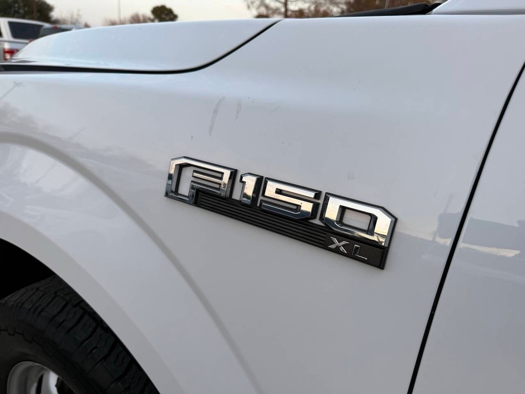 Ford F-150 Vehicle Full-screen Gallery Image 35
