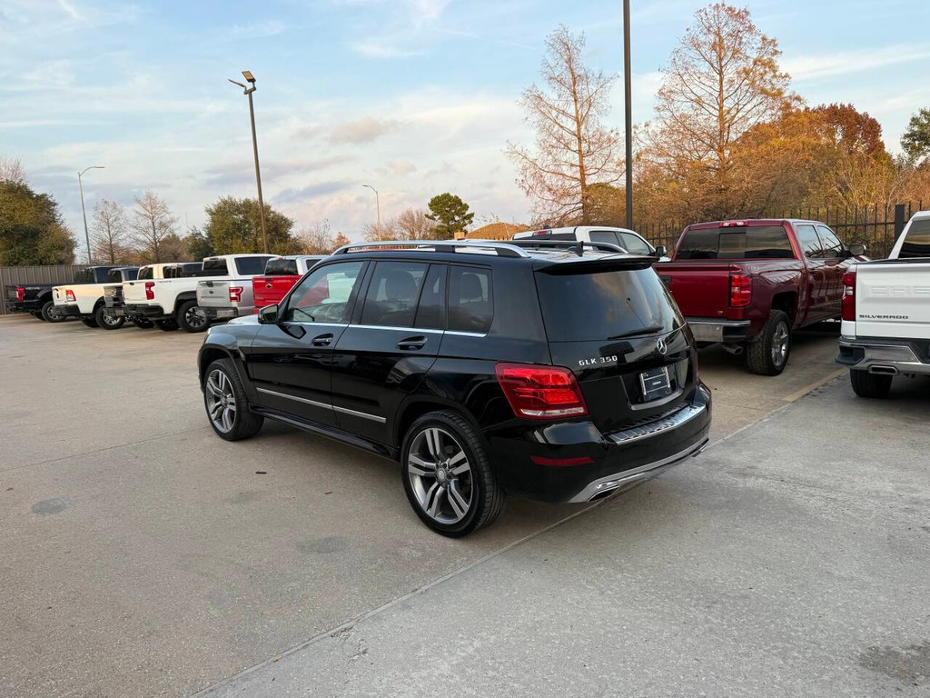 Mercedes-Benz GLK-Class Vehicle Full-screen Gallery Image 04