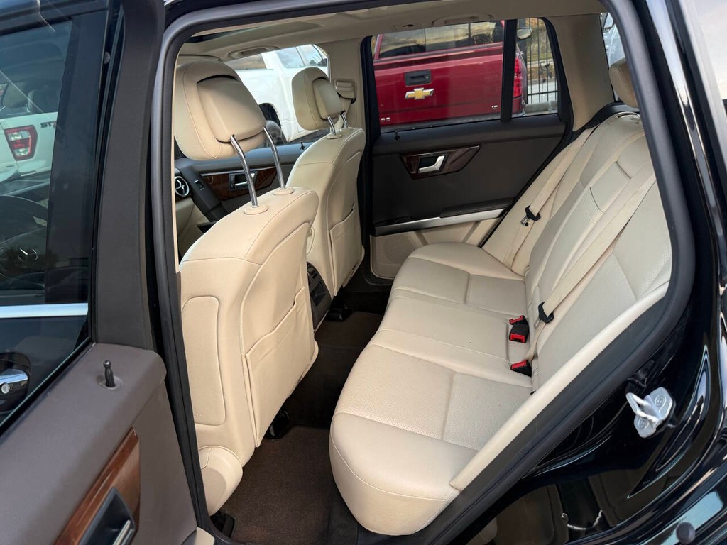 Mercedes-Benz GLK-Class Vehicle Full-screen Gallery Image 13