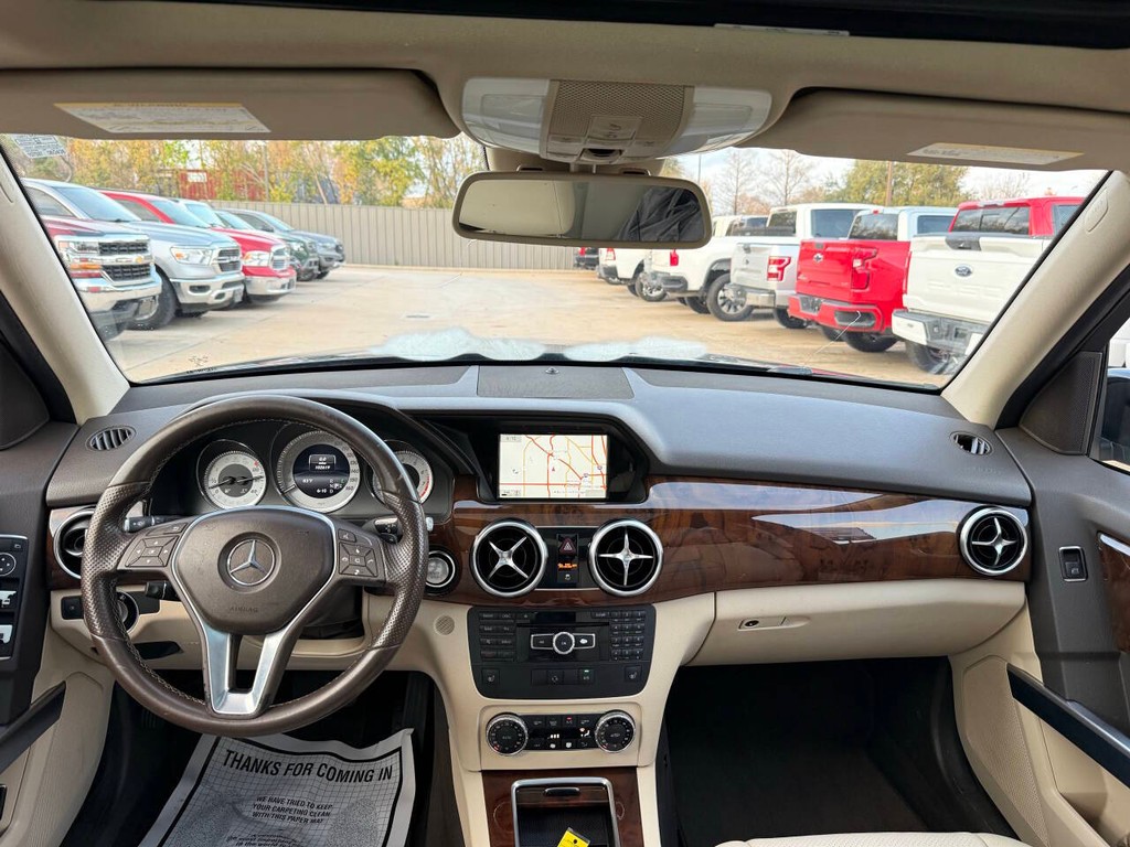 Mercedes-Benz GLK-Class Vehicle Full-screen Gallery Image 17