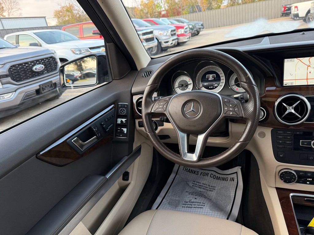 Mercedes-Benz GLK-Class Vehicle Full-screen Gallery Image 19