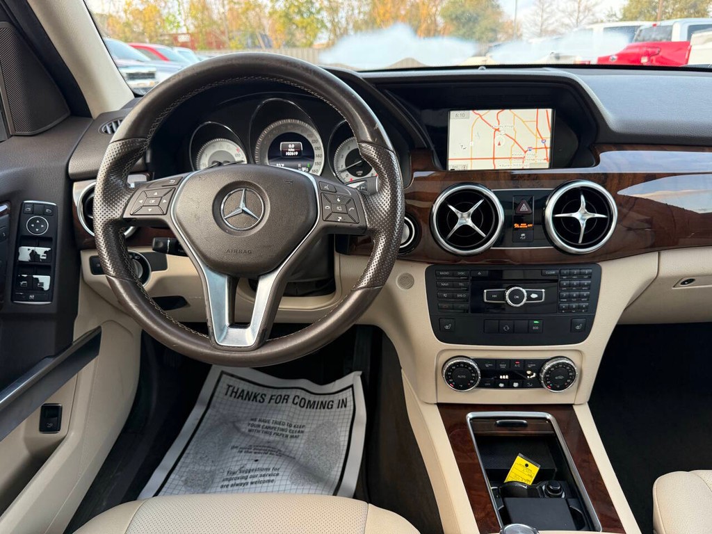 Mercedes-Benz GLK-Class Vehicle Full-screen Gallery Image 21