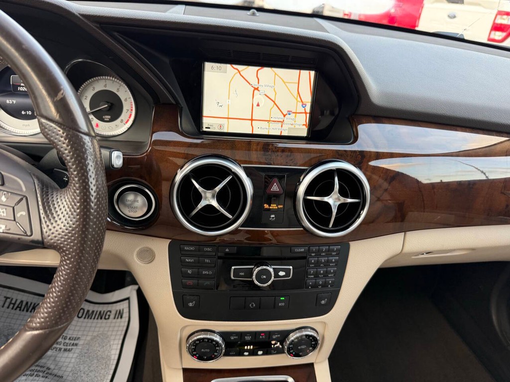 Mercedes-Benz GLK-Class Vehicle Full-screen Gallery Image 24