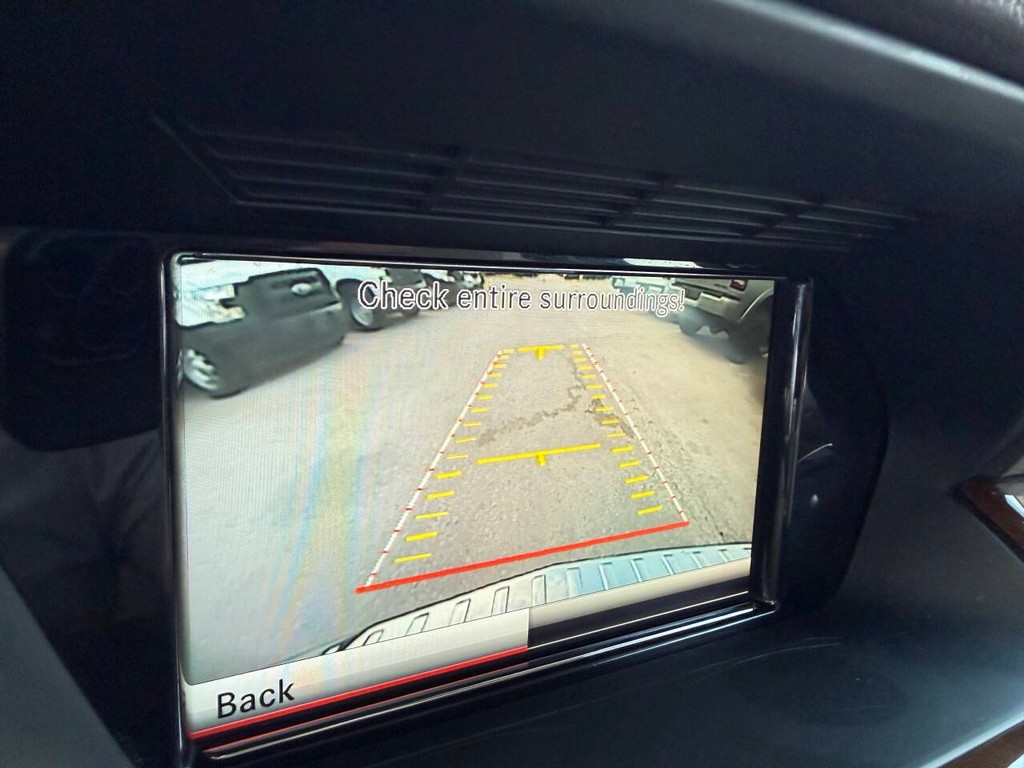 Mercedes-Benz GLK-Class Vehicle Full-screen Gallery Image 26