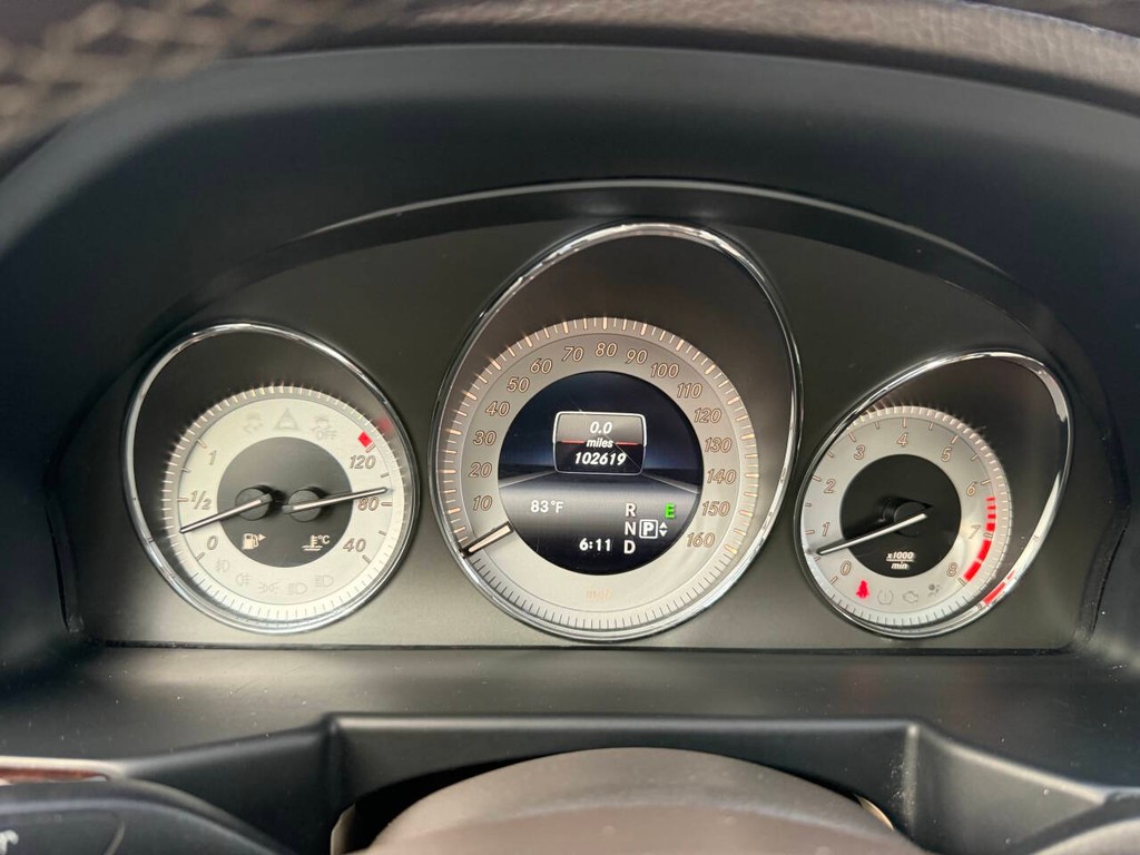 Mercedes-Benz GLK-Class Vehicle Full-screen Gallery Image 33