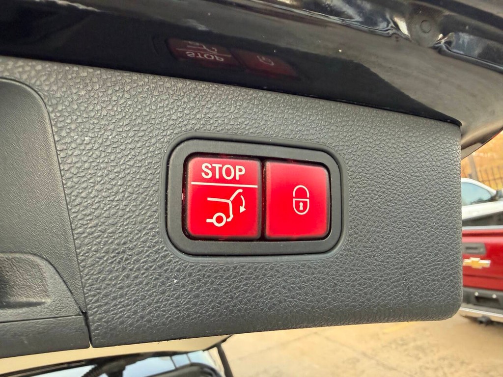 Mercedes-Benz GLK-Class Vehicle Full-screen Gallery Image 39