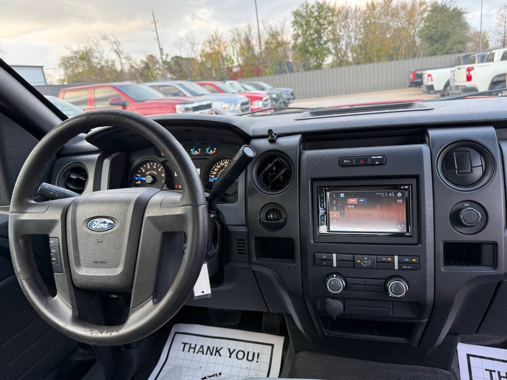 Ford F-150 Vehicle Full-screen Gallery Image 18