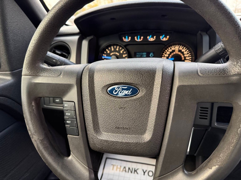 Ford F-150 Vehicle Full-screen Gallery Image 20
