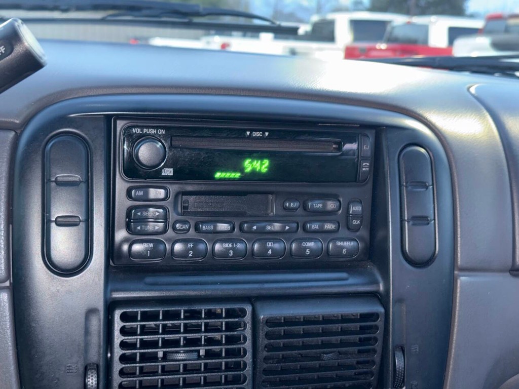 Ford Explorer Vehicle Full-screen Gallery Image 25