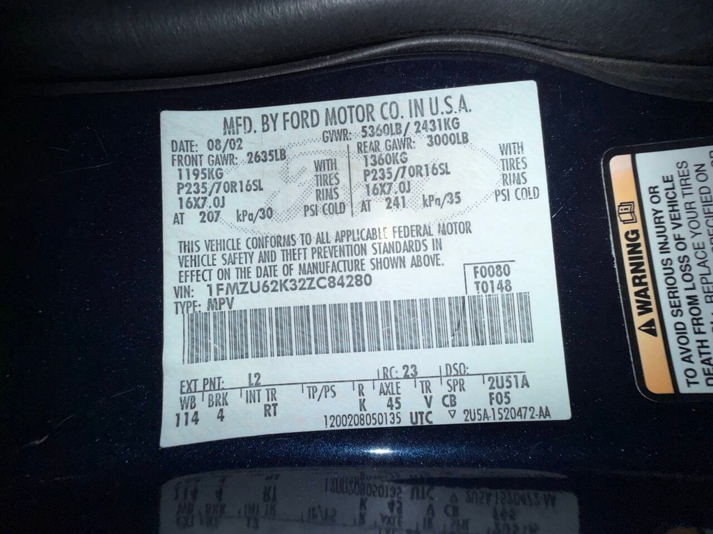 Ford Explorer Vehicle Full-screen Gallery Image 32