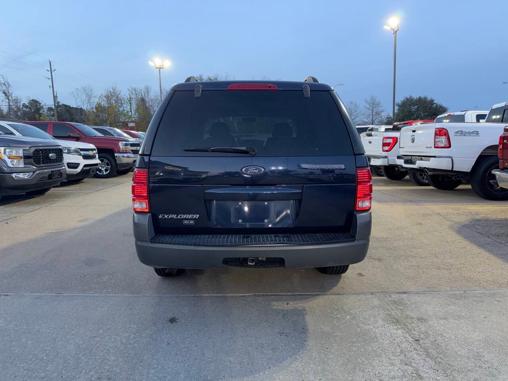 Ford Explorer Vehicle Full-screen Gallery Image 35