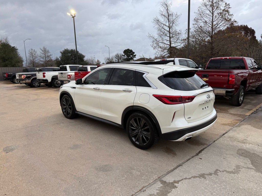 INFINITI QX50 Vehicle Full-screen Gallery Image 04