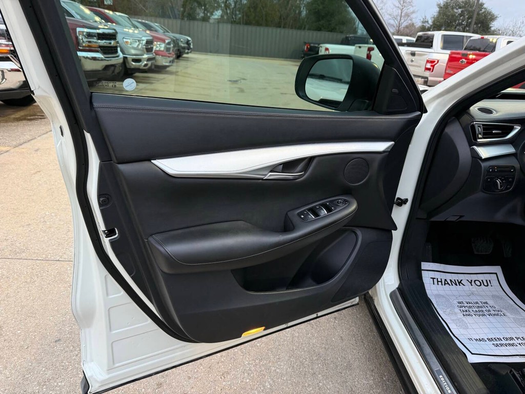 INFINITI QX50 Vehicle Full-screen Gallery Image 08