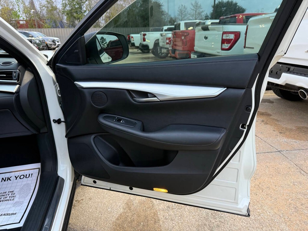 INFINITI QX50 Vehicle Full-screen Gallery Image 11