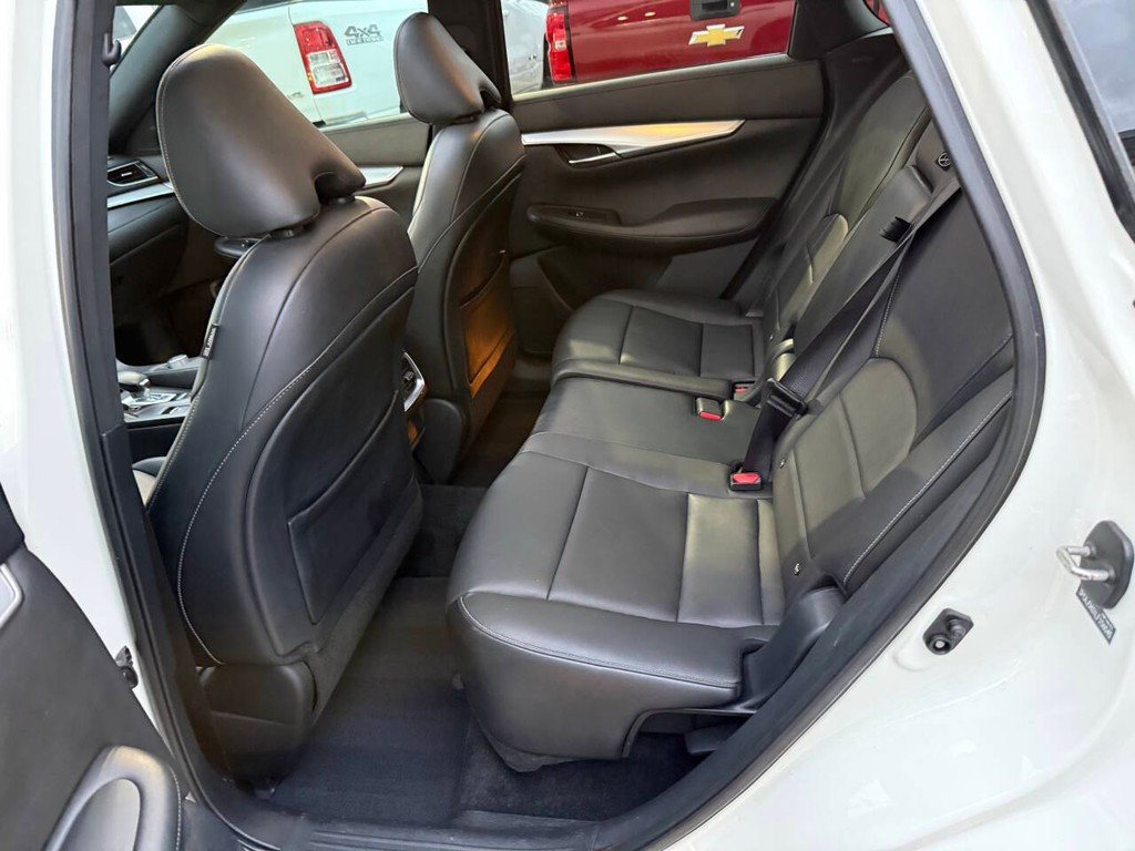 INFINITI QX50 Vehicle Full-screen Gallery Image 13