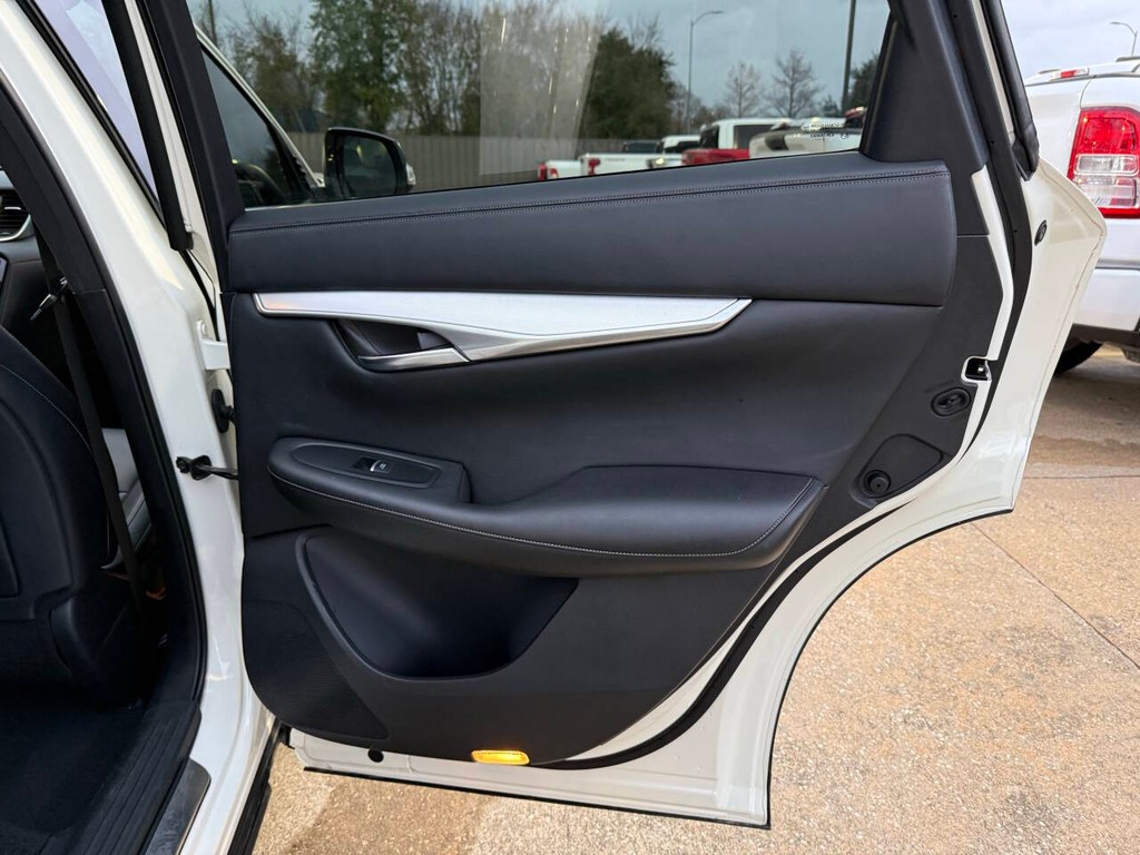 INFINITI QX50 Vehicle Full-screen Gallery Image 16