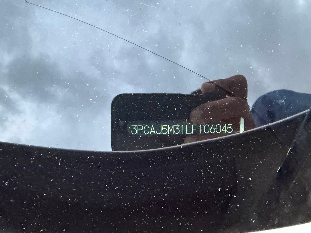 INFINITI QX50 Vehicle Full-screen Gallery Image 37