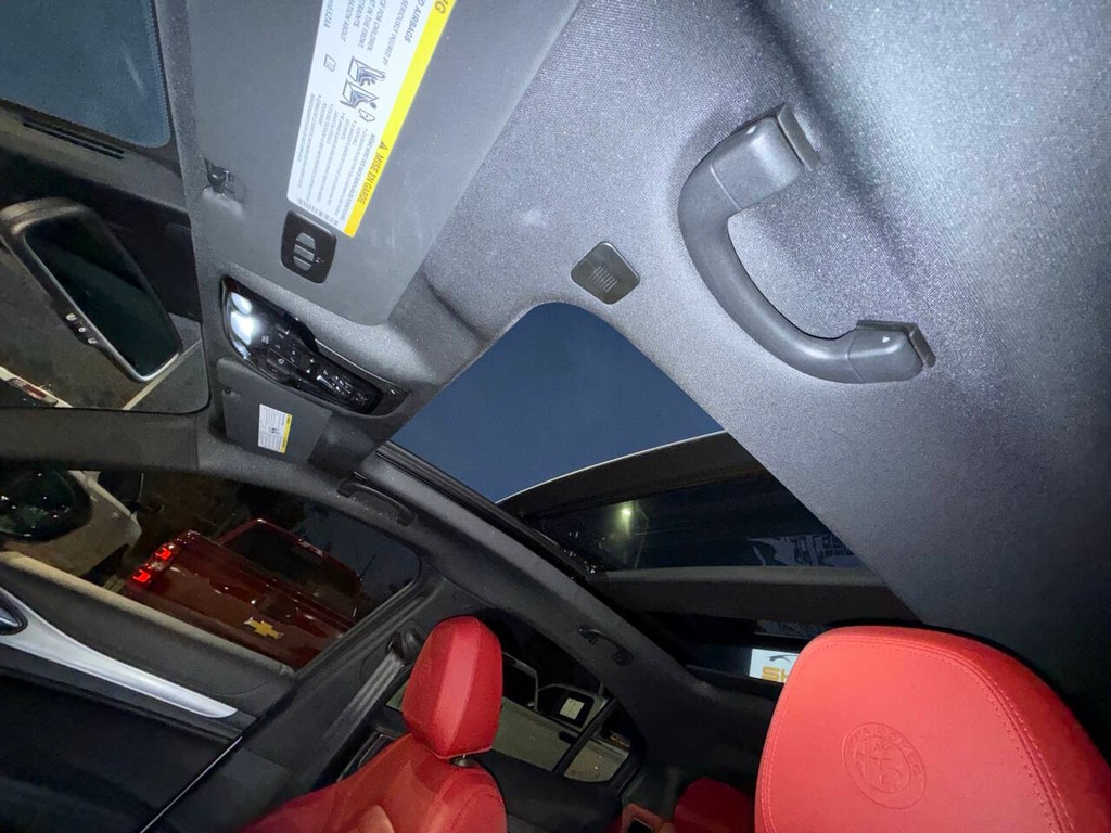 Alfa Romeo Stelvio Vehicle Full-screen Gallery Image 30