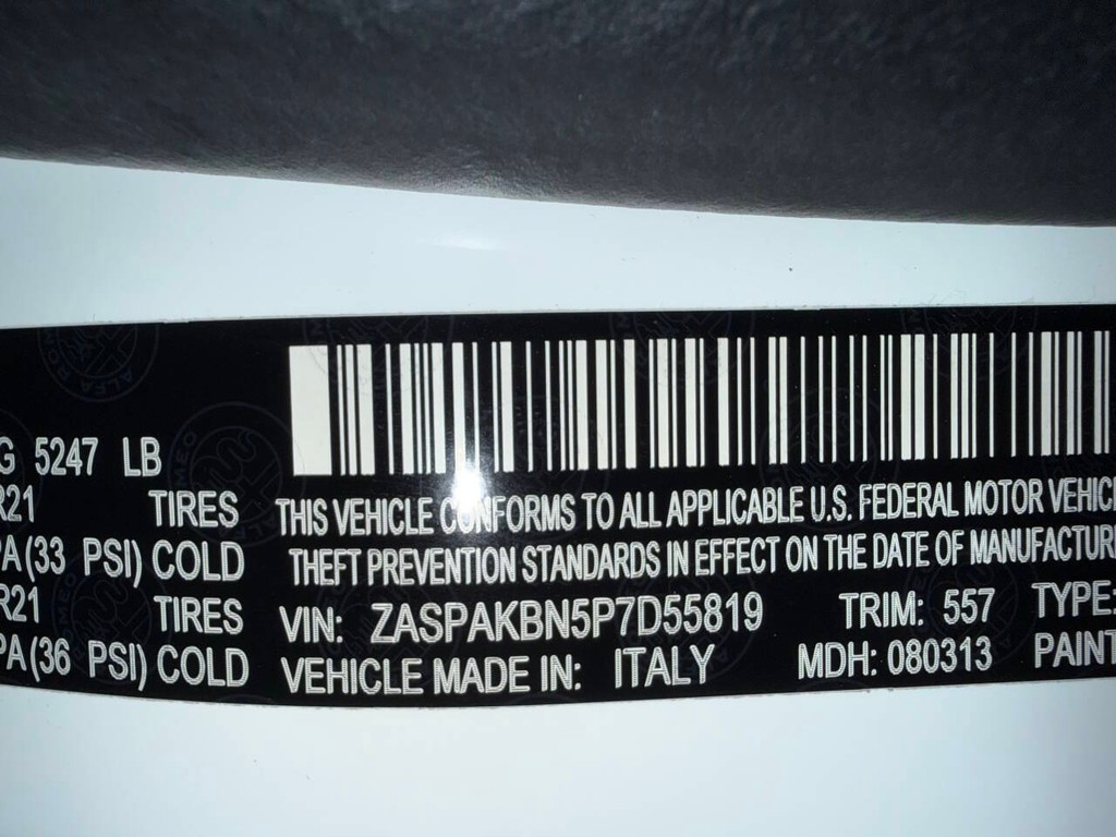 Alfa Romeo Stelvio Vehicle Full-screen Gallery Image 34